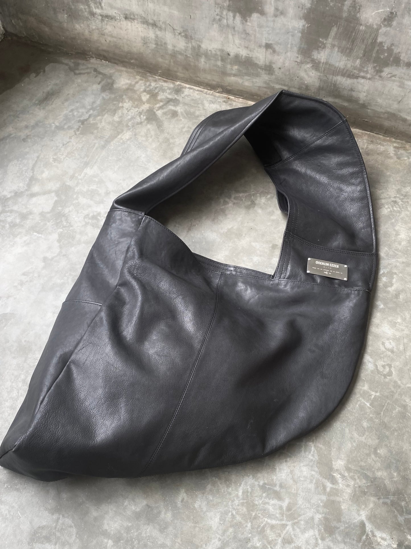 X̴͔̦́̉̈́xx̴̣̞̗̓̒̓͐̕Ȋ̵̝̻̗̦͉͛́͝ shoulder bag