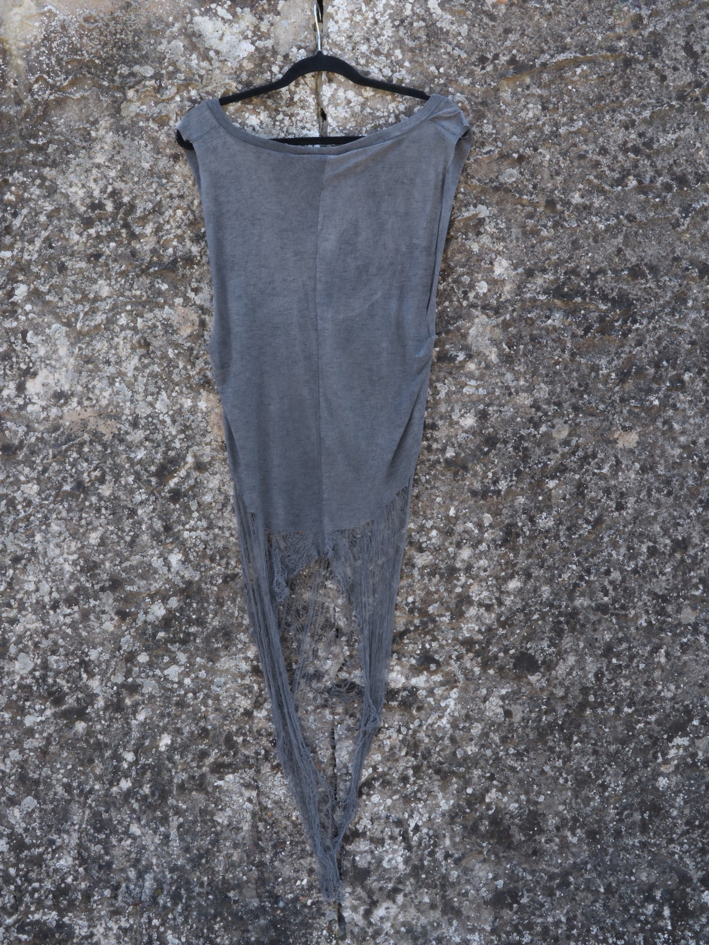 Līght dīsrupted concrete