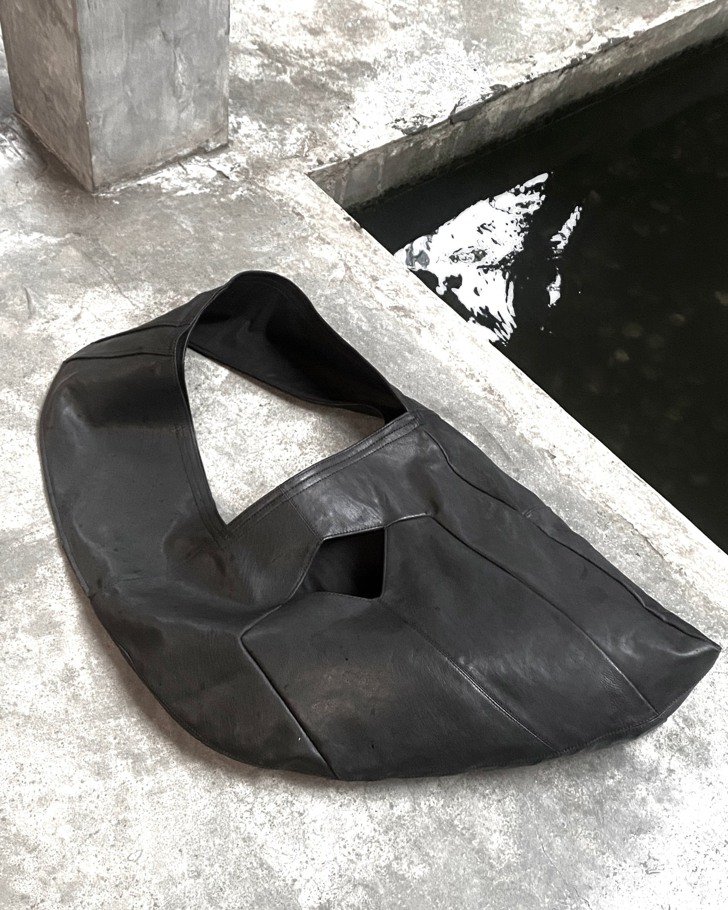 X̴͔̦́̉̈́xx̴̣̞̗̓̒̓͐̕Ȋ̵̝̻̗̦͉͛́͝ shoulder bag